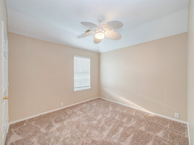 Building Photo - 419 Thorpe Springs Dr
