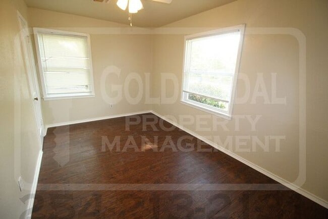 Building Photo - 1000 Morris Dr