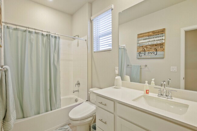 Building Photo - 1617 Colorado River Dr