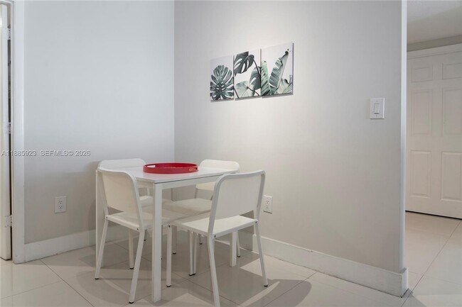 Building Photo - 17050 N Bay Rd