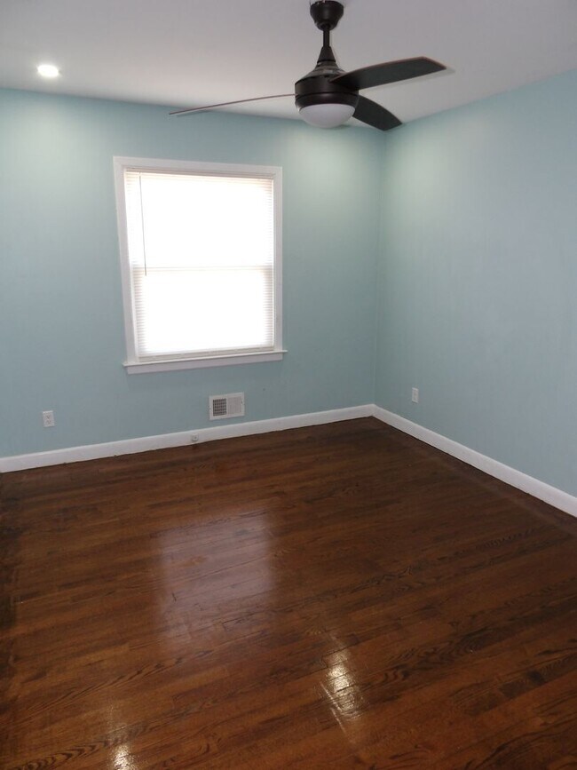 Building Photo - Single Family Home in Pine Valley Area!