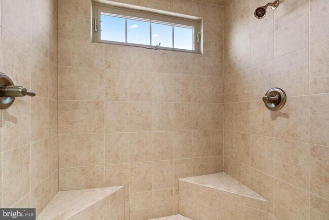 Building Photo - 9134 Kenway Ln