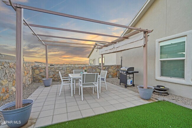 Building Photo - 12612 Don Norte St