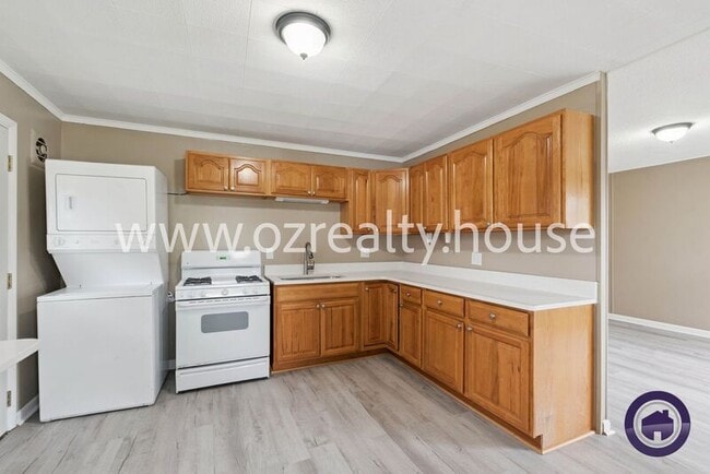 Building Photo - 617 Whitlock Ave