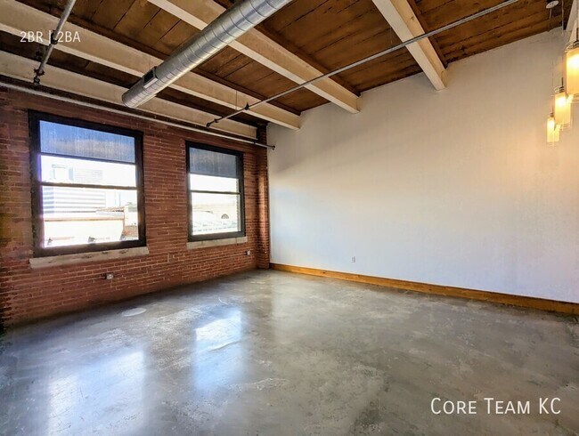 Building Photo - 382 W 22nd St