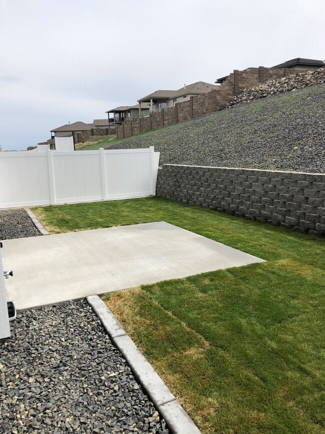 Building Photo - 522 Bedrock Loop