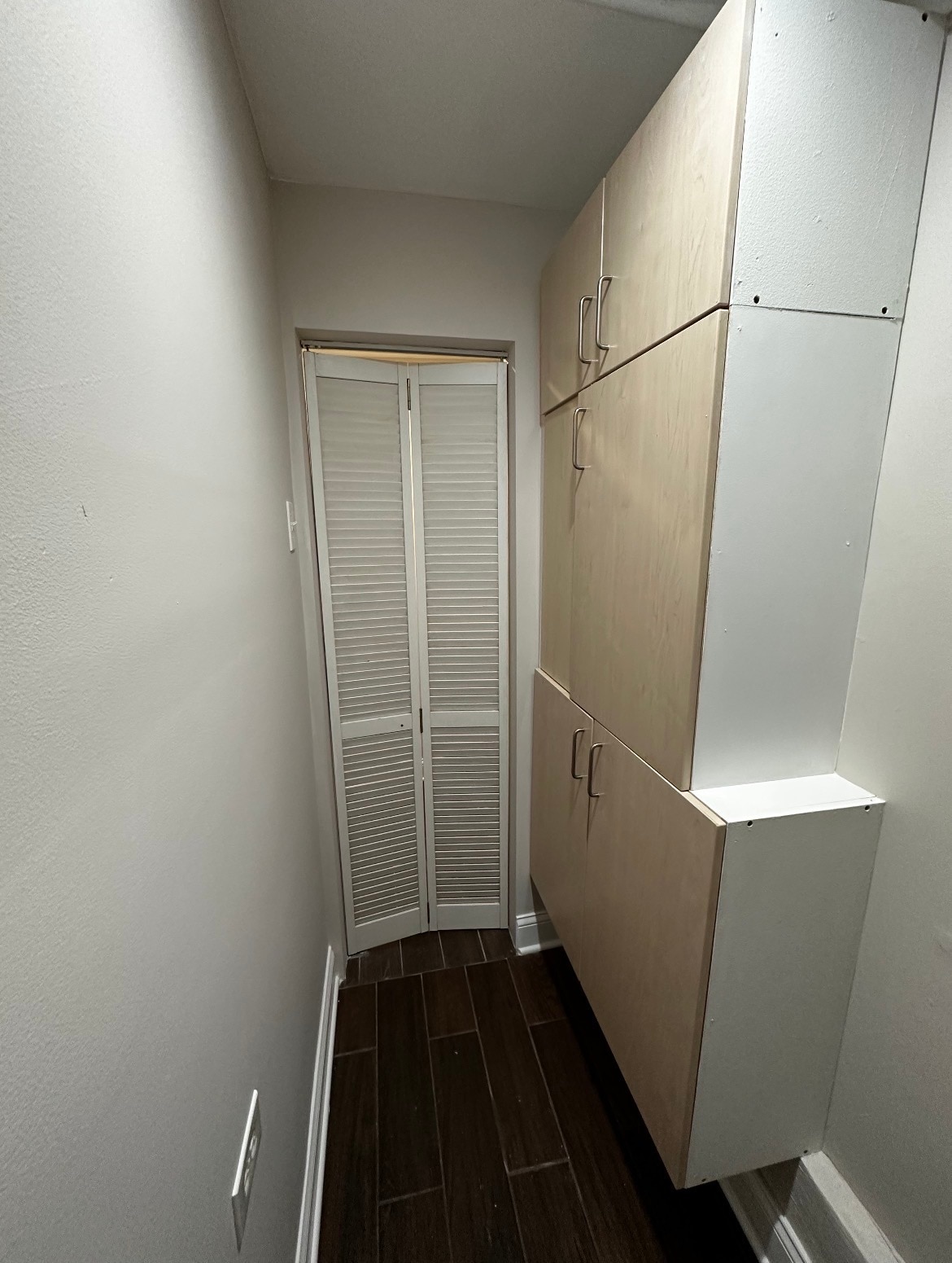 Storage space - 4618 N Karlov Ave