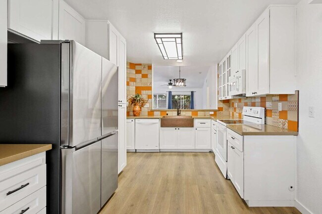 Building Photo - Updated Wildhorse Home | 2 Bed, 2 Bath | Corner Lot | Pets OK | W/D + Landscaping Included