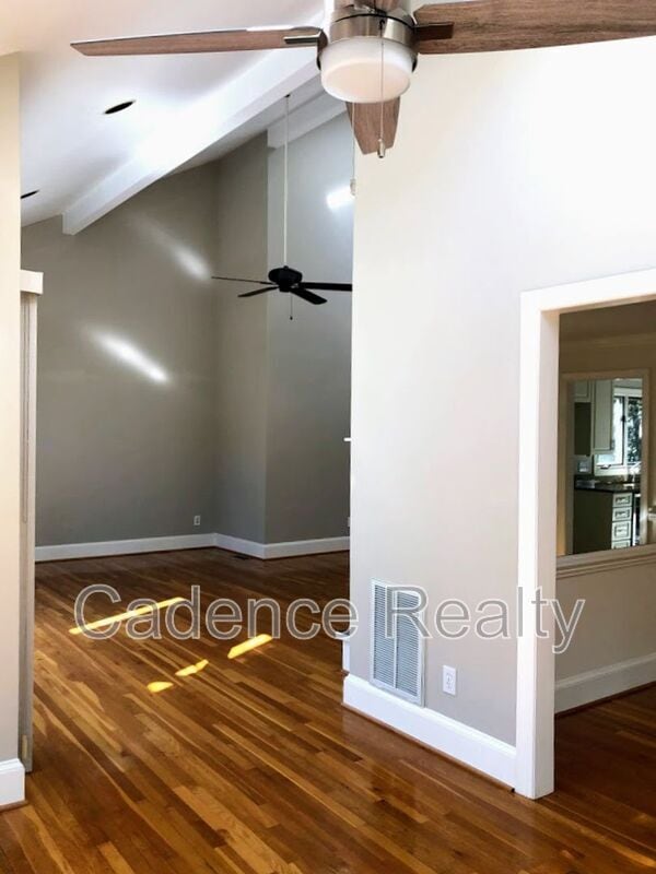 Building Photo - 1016 Creekside Ln