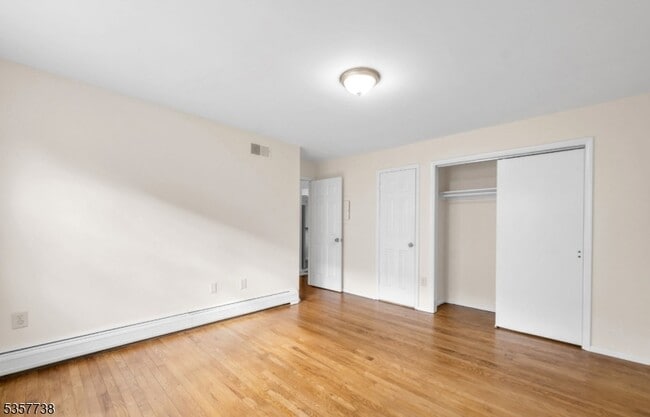 Building Photo - 349 Gorge Rd