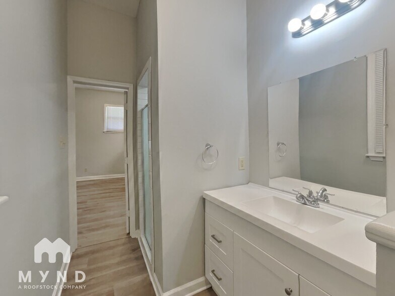 Building Photo - 1057 Fleece Pl