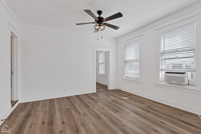 Building Photo - 107 1/2 Dean St