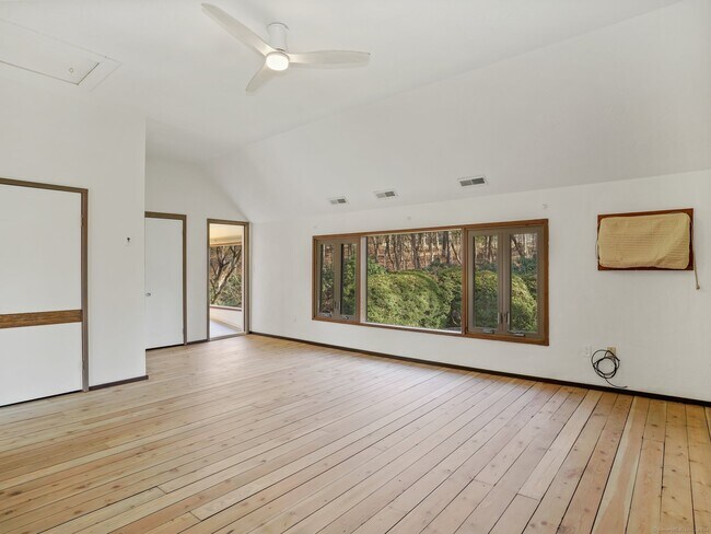 Building Photo - 8 Bayberry Ridge Rd