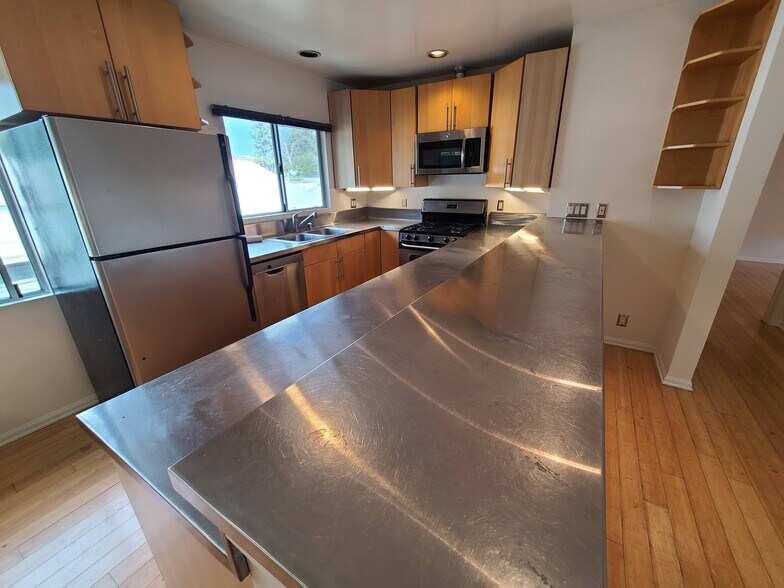 Building Photo - 3412 Helms Ave