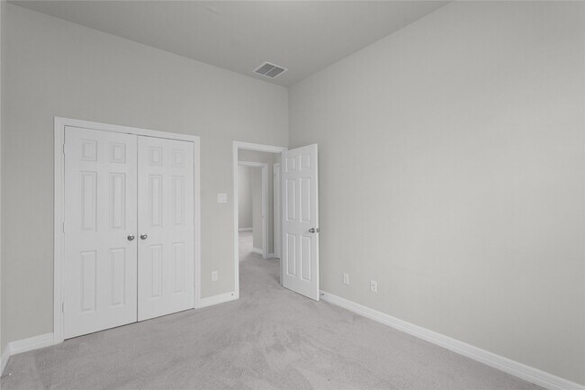 Building Photo - 6026 Lake Bridge Ln
