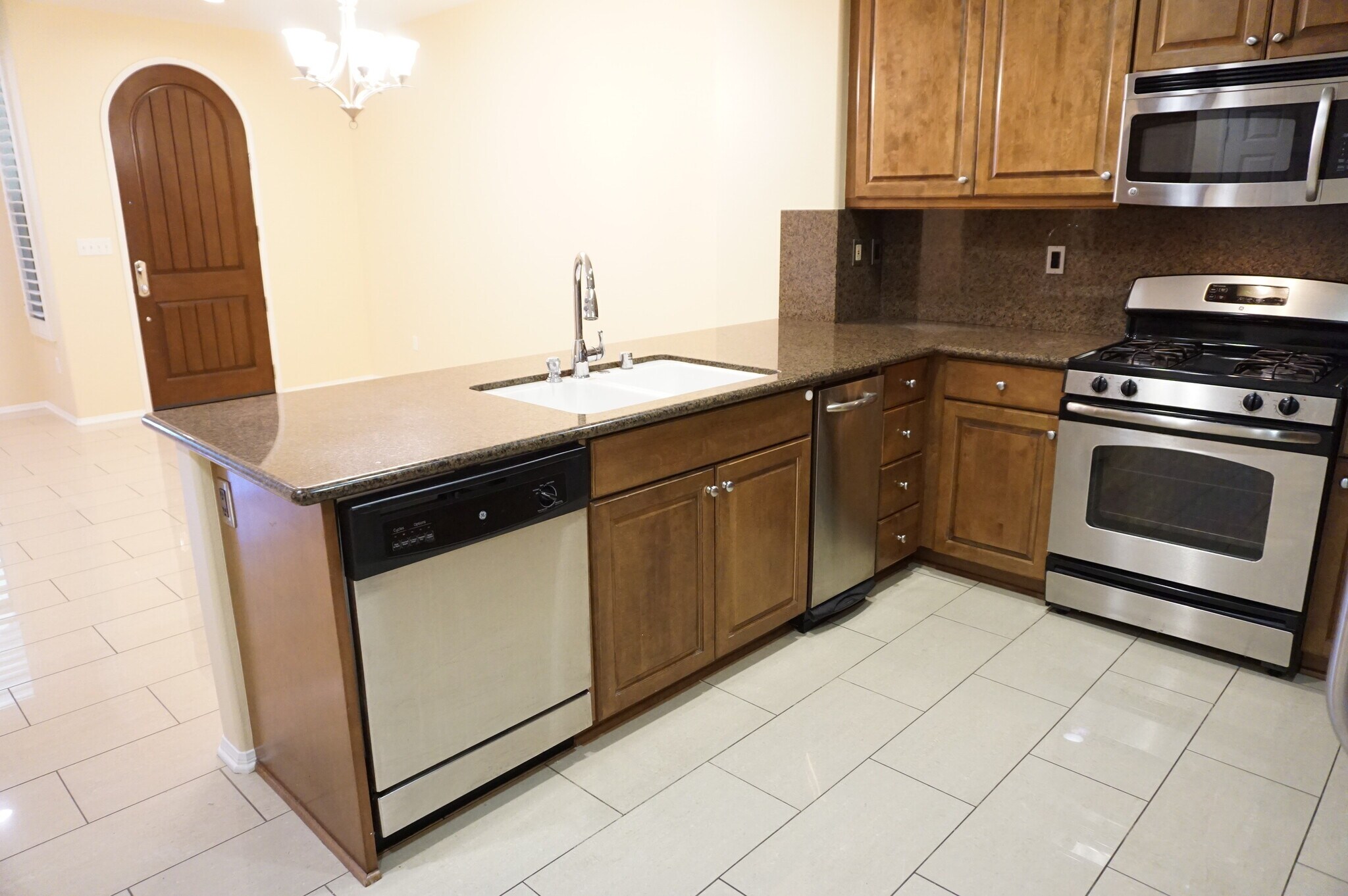 Building Photo - 20406 Paseo Cresta