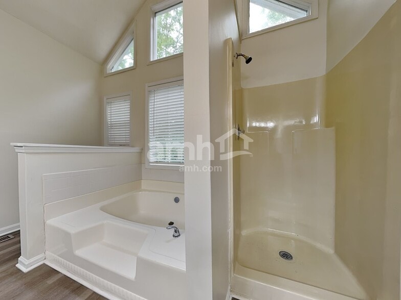Building Photo - 5015 Sunbrook Dr NW