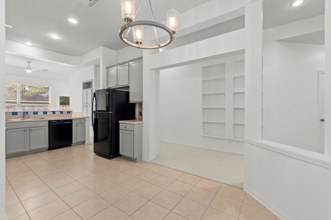 Building Photo - 72 S Piper Trace