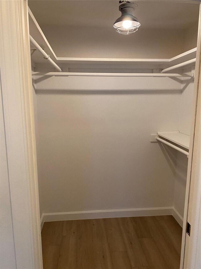 Building Photo - 3051 NE 47th Ct