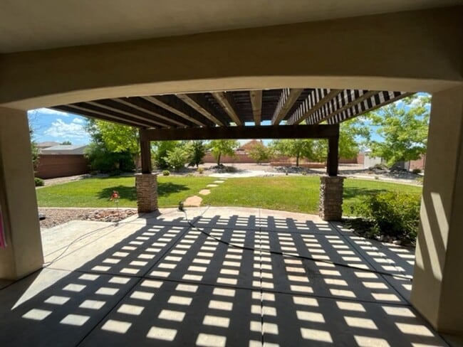 Building Photo - Spacious 3 Bedroom Home in Little Valley