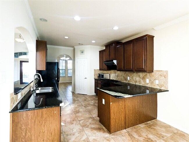 Building Photo - 6026 Oxford Lake Dr