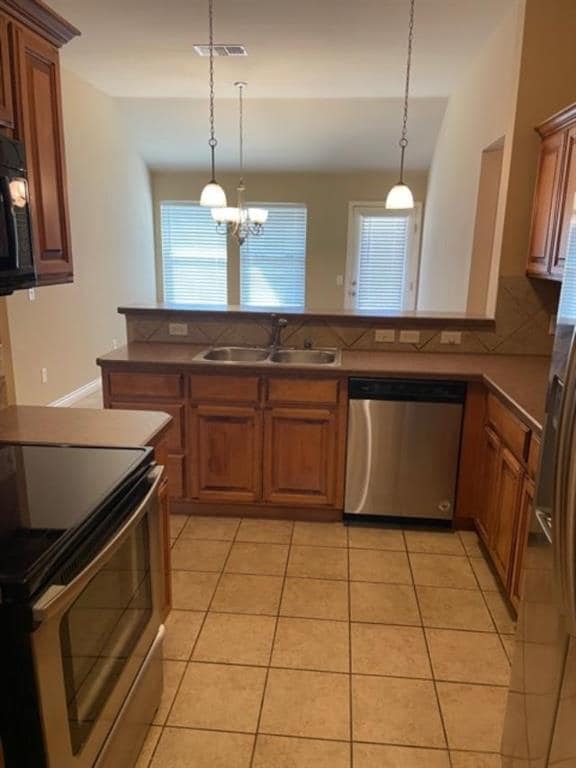 Building Photo - 2701 Fawn Lily Rd