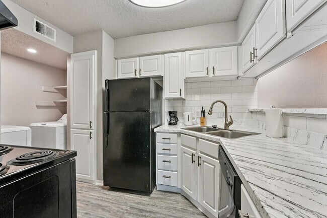 Building Photo - 2511 Thomason Cir