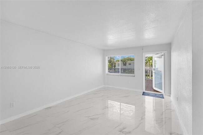 Building Photo - 1030 9th St