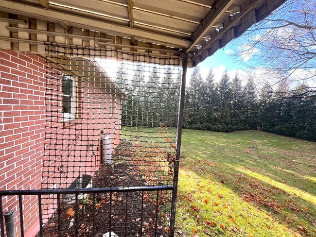 Building Photo - Beautifully Renovated Single-Family Ranch – 3 Beds, 2 Baths