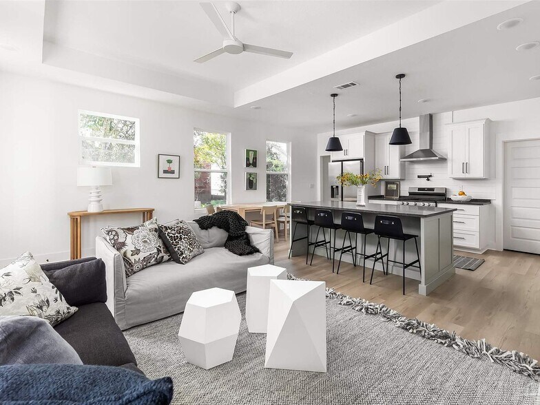 Building Photo - 511 N C St