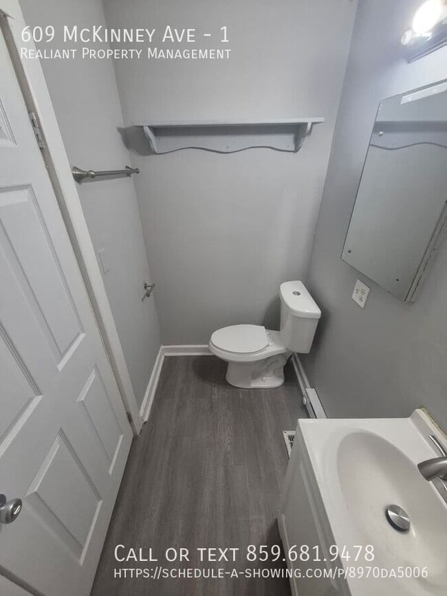 Building Photo - 609 McKinney Ave