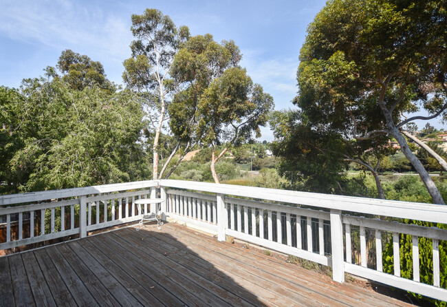 Building Photo - Beautiful 3BD/2.5Bath home in Carlsbad!