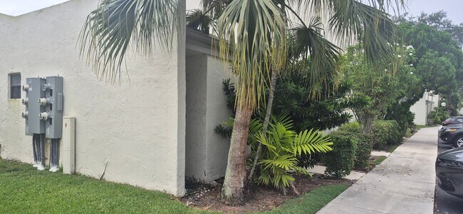 Building Photo - 1145 NW 98th Terrace