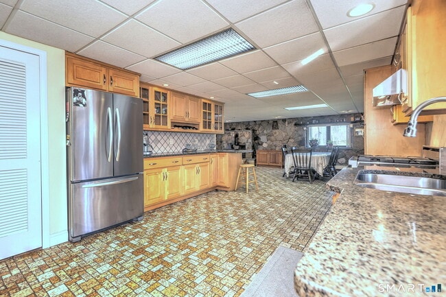 Building Photo - 4565 Madison Ave