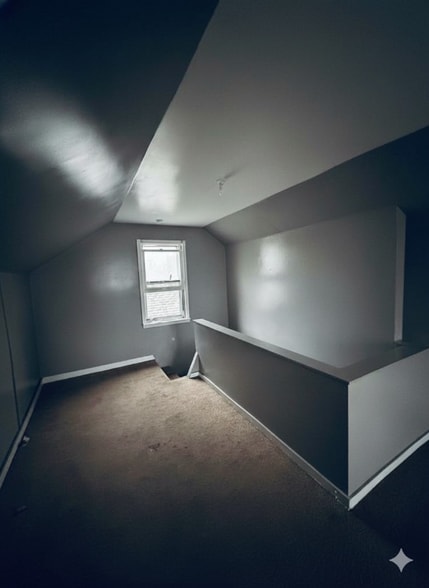 Building Photo - 15625 Bringard Dr