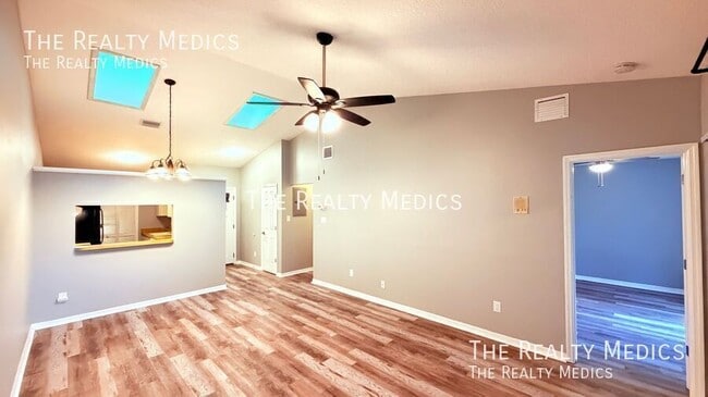 Building Photo - 7909 Richwood Dr