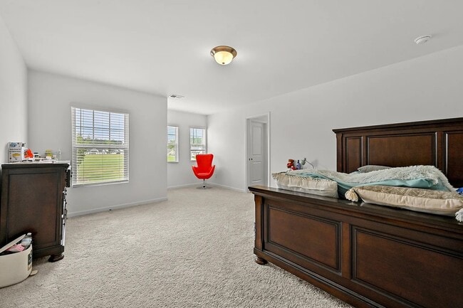 Building Photo - 1102 Lossie Ln