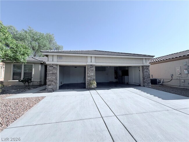 Building Photo - 1936 Bluff Knoll Ct