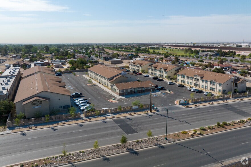 Estancias Valencia 588 S Yarbrough Dr El Paso TX 79915 Apartment Finder