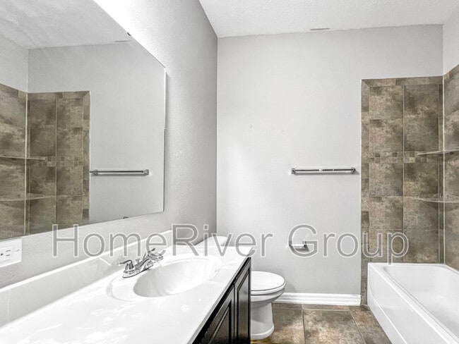 Building Photo - 2830 Moonstone Bend