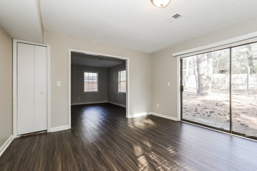 Building Photo - 6405 Beethoven Cir