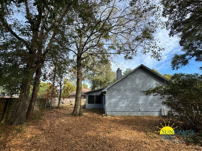 Building Photo - Custom home at the end of a large cul-de-sac in South Crestview!