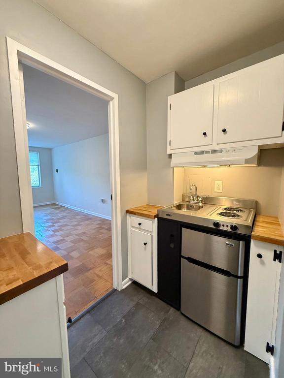 Building Photo - 10201 Grosvenor Pl