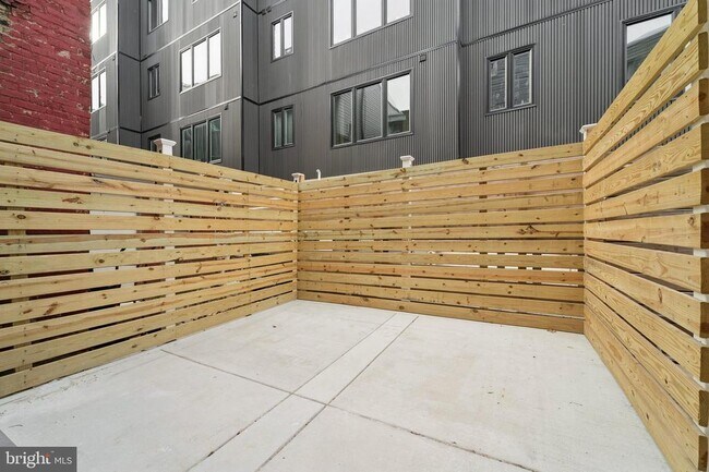 Building Photo - 1806 E Moyamensing Ave