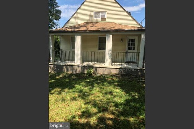 Building Photo - 227 Whittier Ave