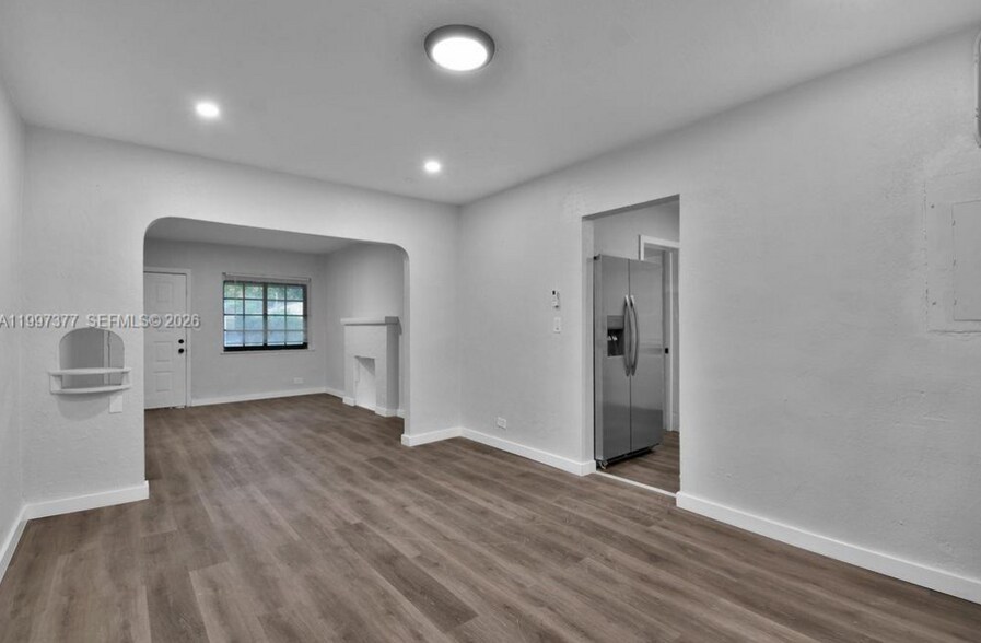 Building Photo - 547 NW 49th St