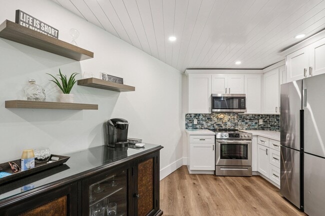 Building Photo - 1301 River Reach Dr