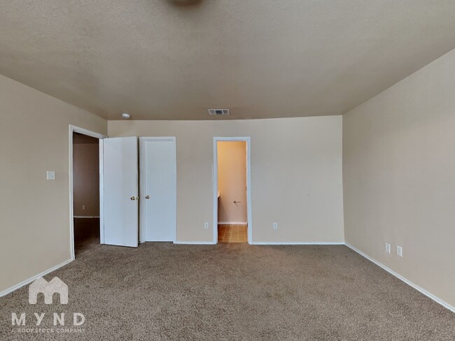 Building Photo - 2707 Cedar Sound
