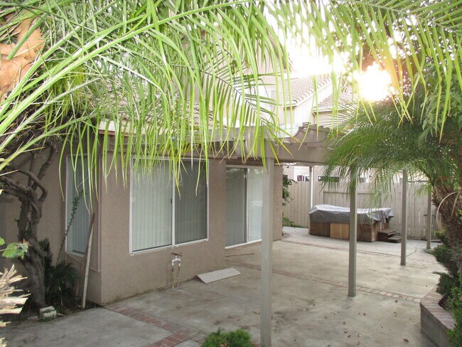 Building Photo - Beautiful Oasis-High Ceiling- Tile and Car...
