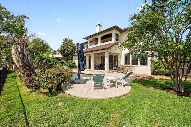 Building Photo - 206 Lido St